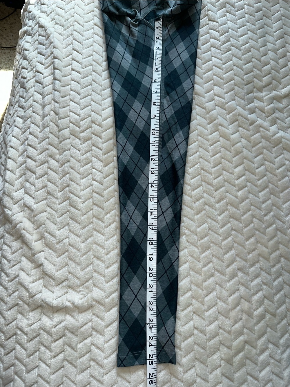 Beyond Yoga Grey Plaid Inseam 25” Size XS - Picture 8 of 8